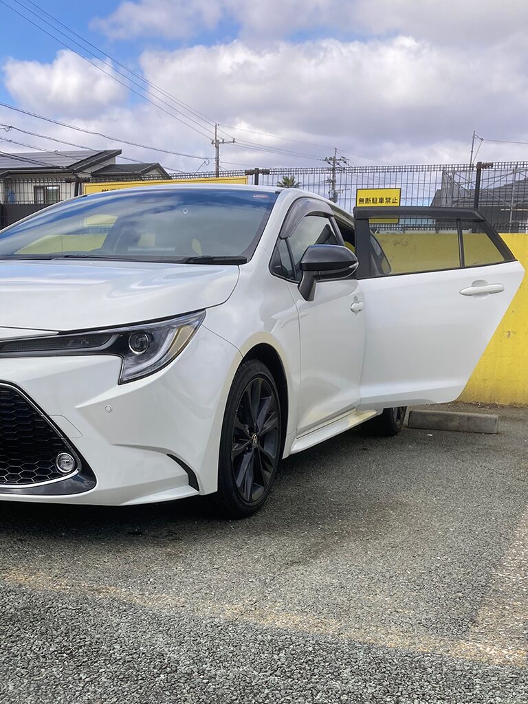 210系カローラツーリング　手動式自動ドア